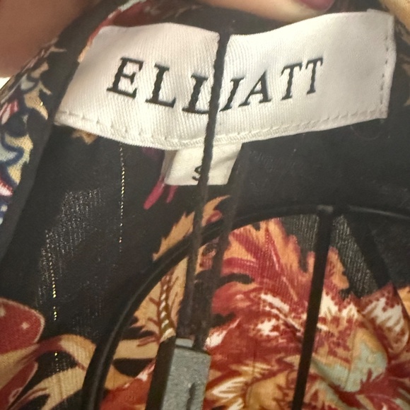 ELLIATT NWT Resort Collection Tie-Waist Asymmetric Floral Dress - Picture 13 of 13